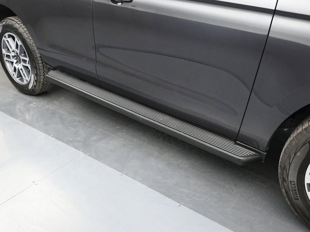 Certified 2025 Ford Expedition Active image 28