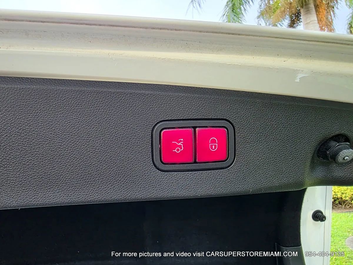 Used 2015 Mercedes-Benz E 350 Sedan image 89