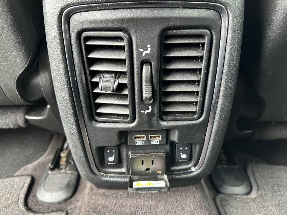 Used 2016 Jeep Grand Cherokee Limited image 13