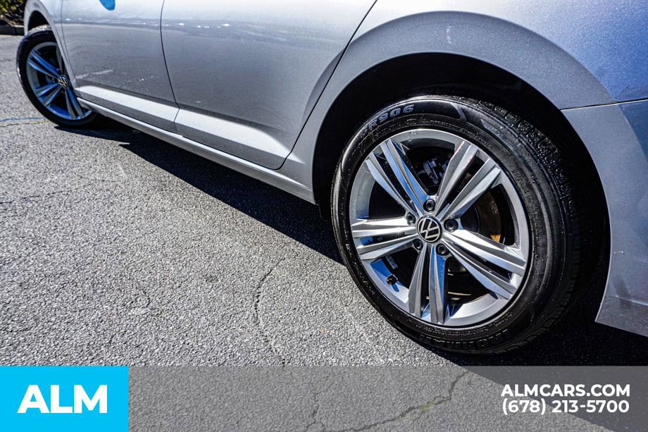 Used 2024 Volkswagen Jetta SE FWD image 16