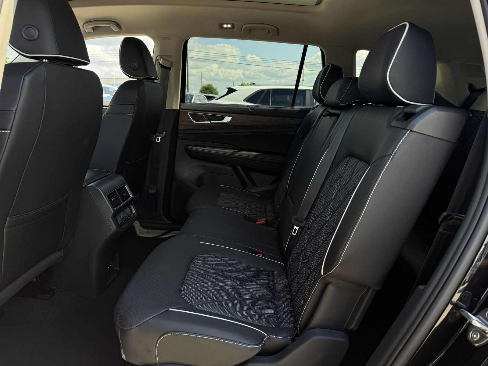 New 2026 Volkswagen Atlas SEL Premium R-Line AWD/4WD image 29