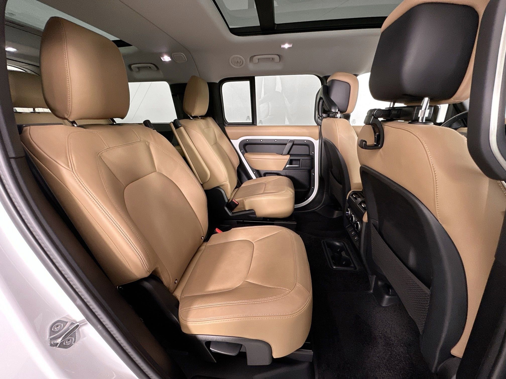 Certified 2025 Land Rover Defender 130 S AWD/4WD image 26