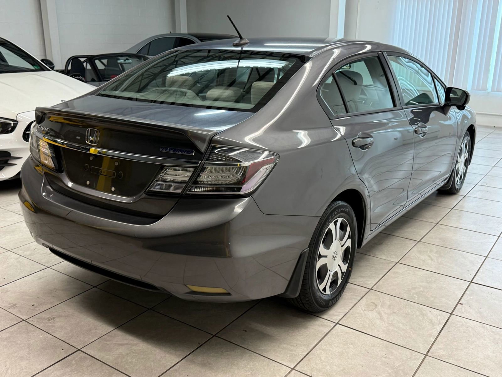 Used 2014 Honda Civic Hybrid Sedan image 9