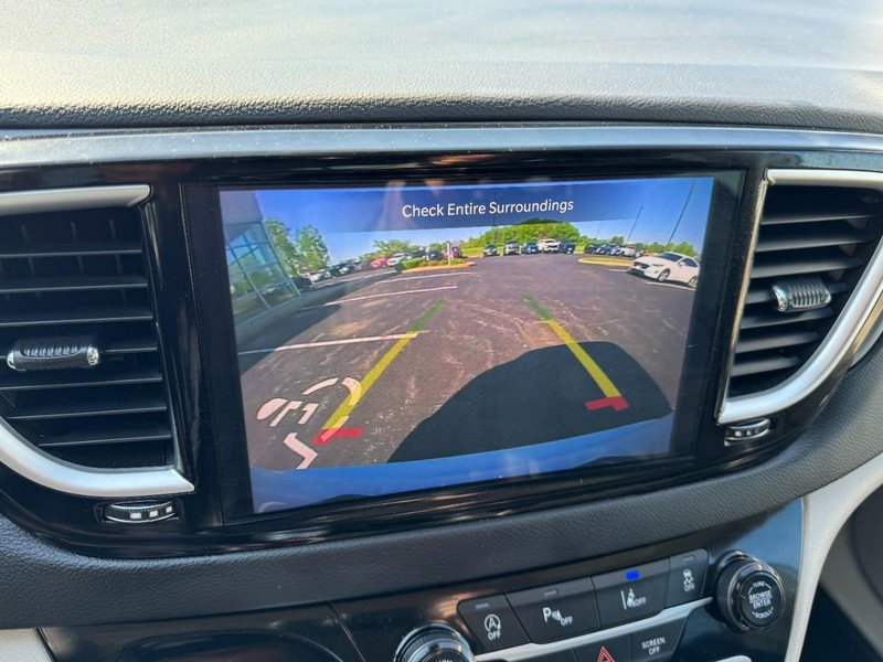 Used 2024 Chrysler Pacifica Touring-L FWD image 21