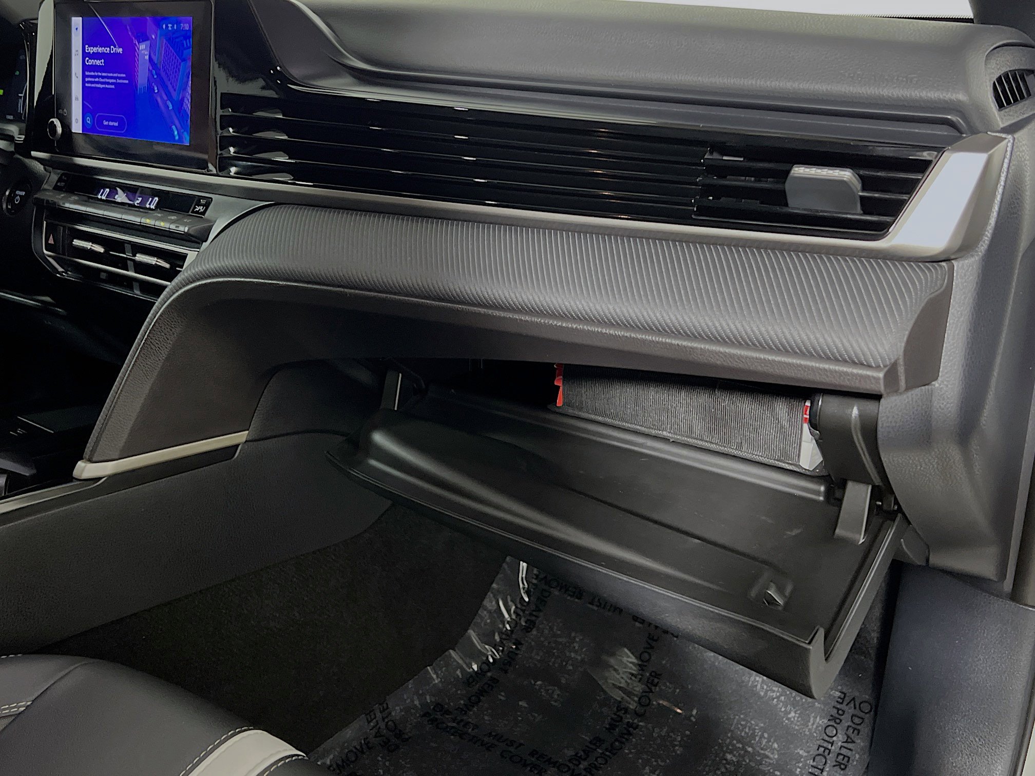 Used 2025 Toyota Camry SE w/ Convenience Package image 35