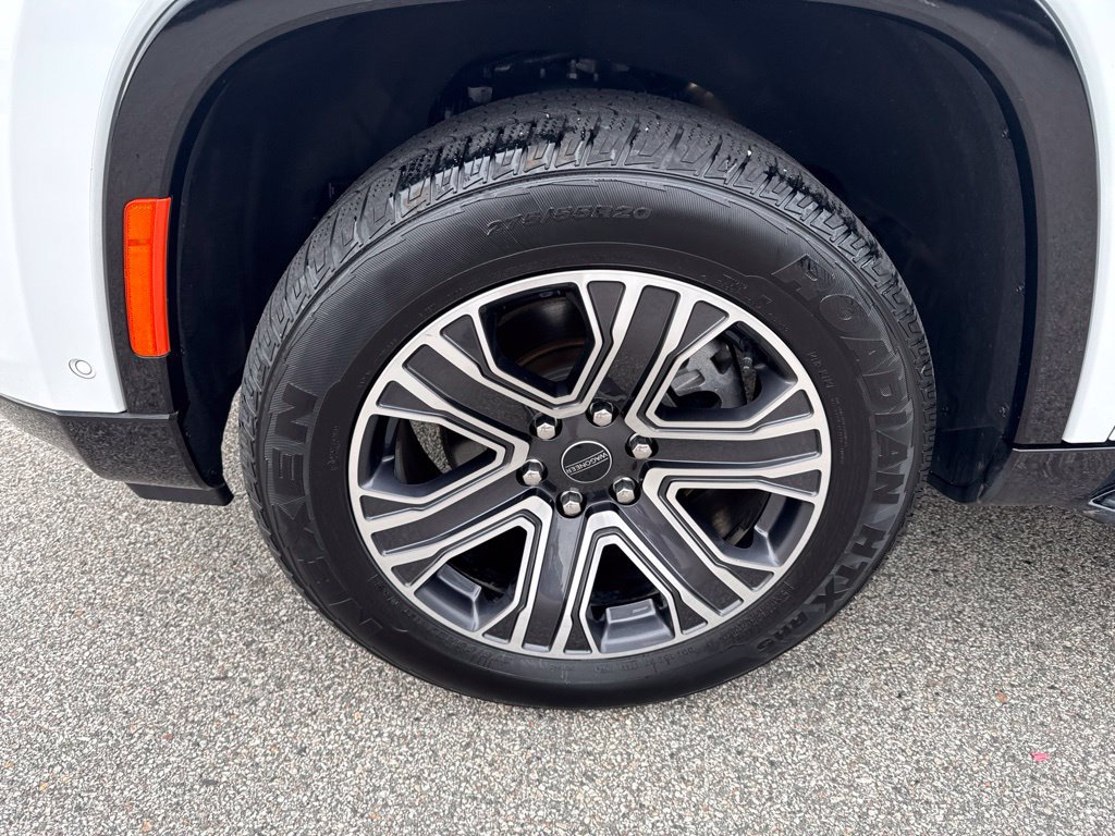 Certified 2025 Jeep Wagoneer 4WD image 9