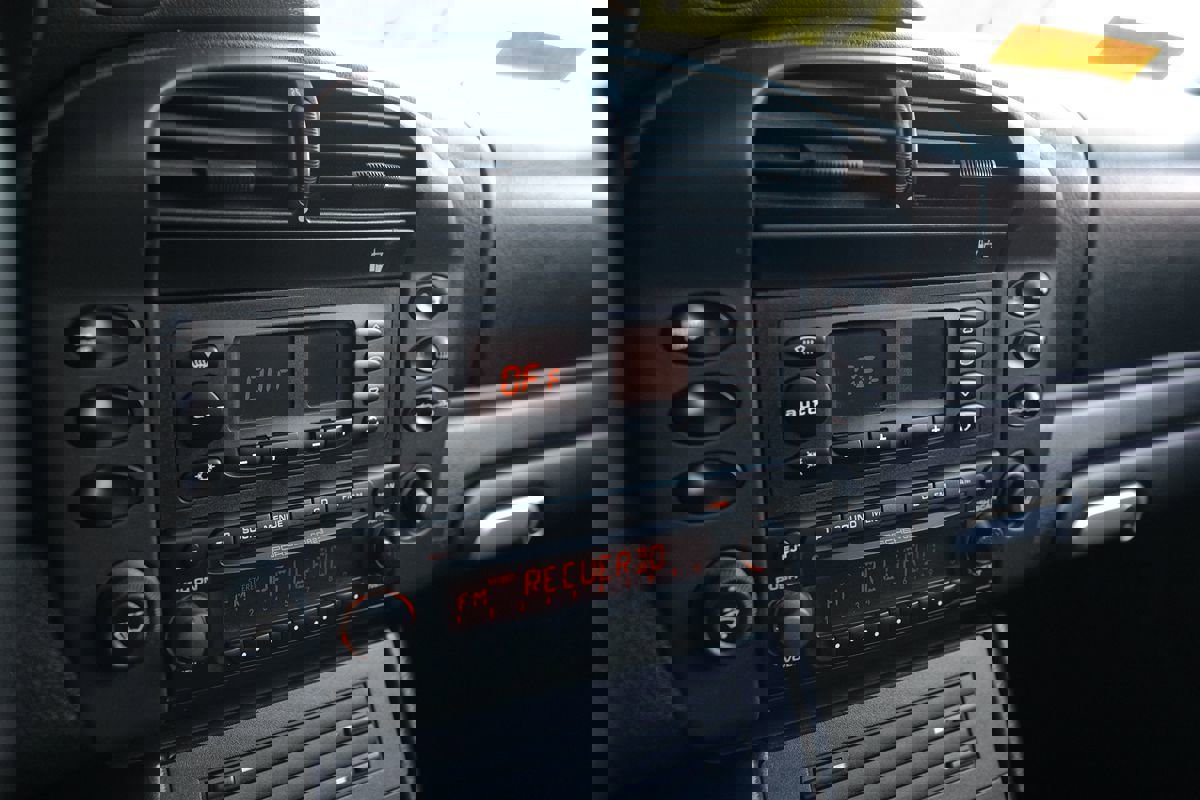 Used 2004 Porsche 911 Carrera 4 image 14