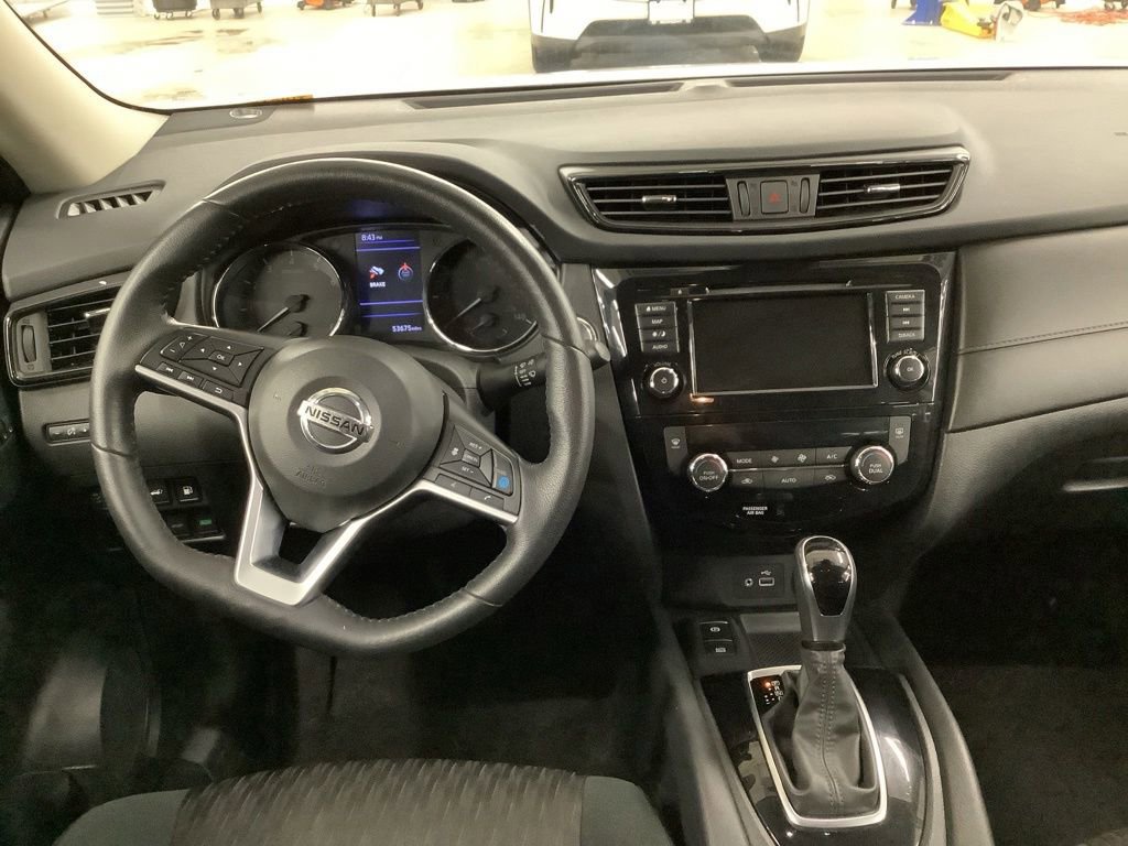 Used 2020 Nissan Rogue SV w/ Premium Package AWD/4WD image 6