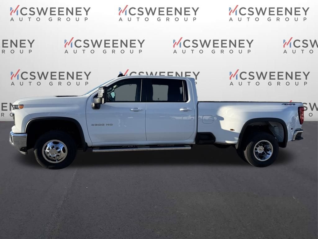 Used 2024 Chevrolet Silverado 3500 LT w/ Convenience Package image 2