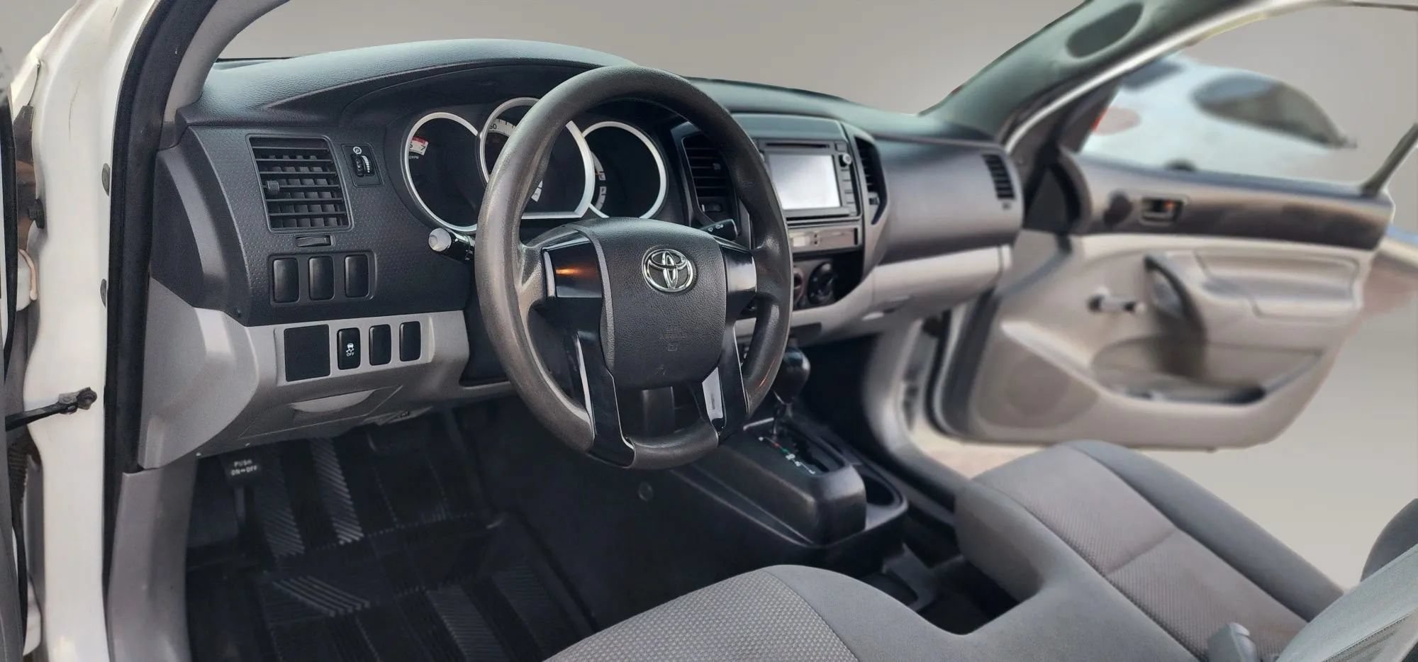 Used 2014 Toyota Tacoma 2WD Regular Cab image 14