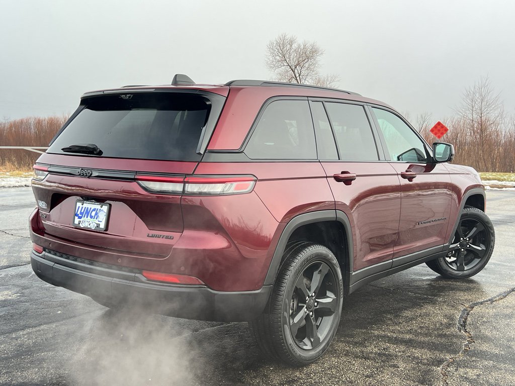 Used 2024 Jeep Grand Cherokee Limited w/ Luxury Tech Group II image 4