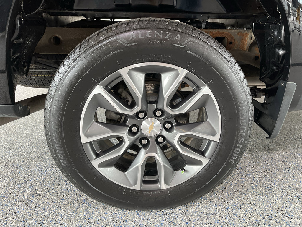Used 2023 Chevrolet Silverado 1500 LT AWD/4WD image 30