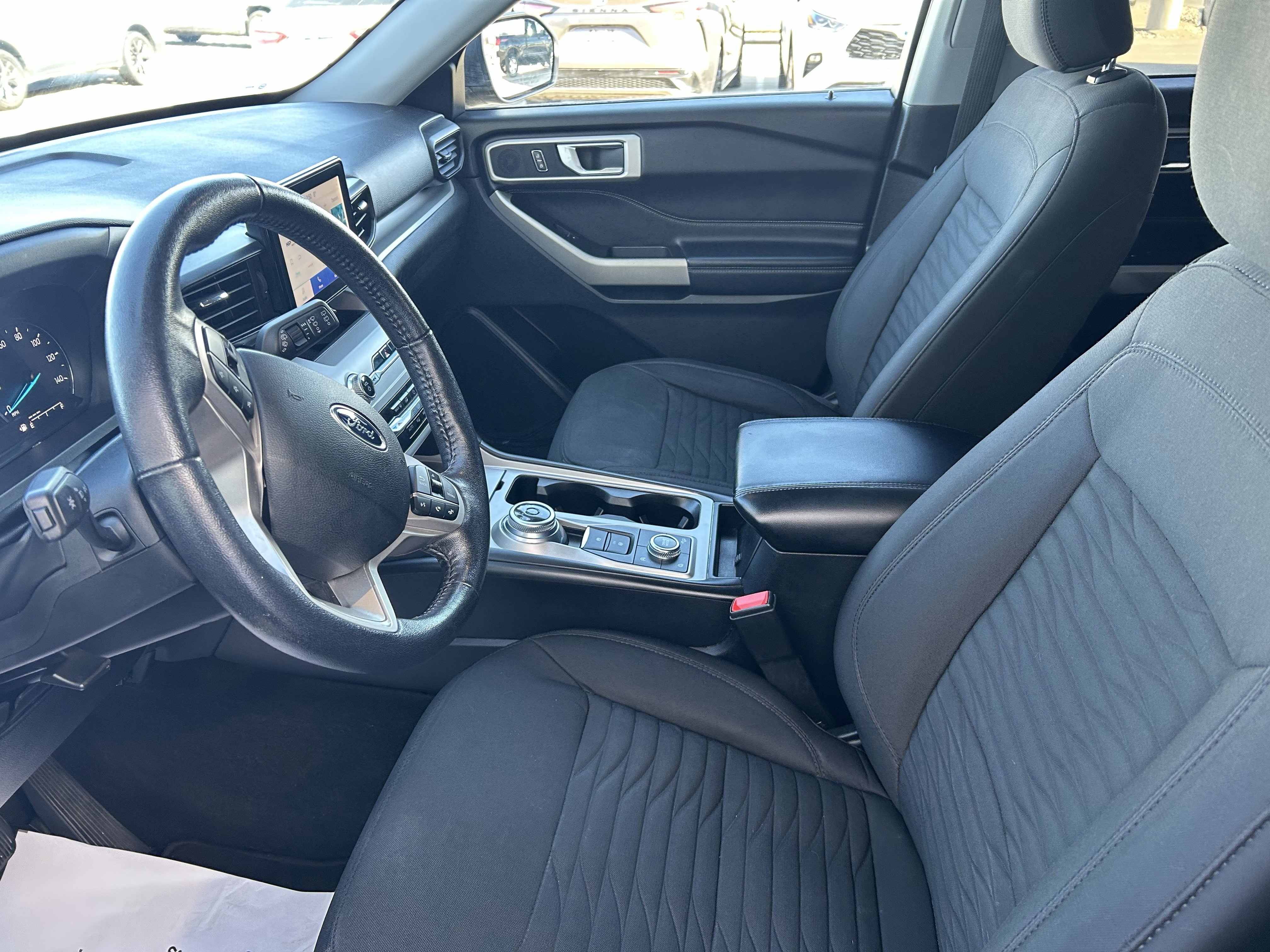 Used 2021 Ford Explorer XLT image 19