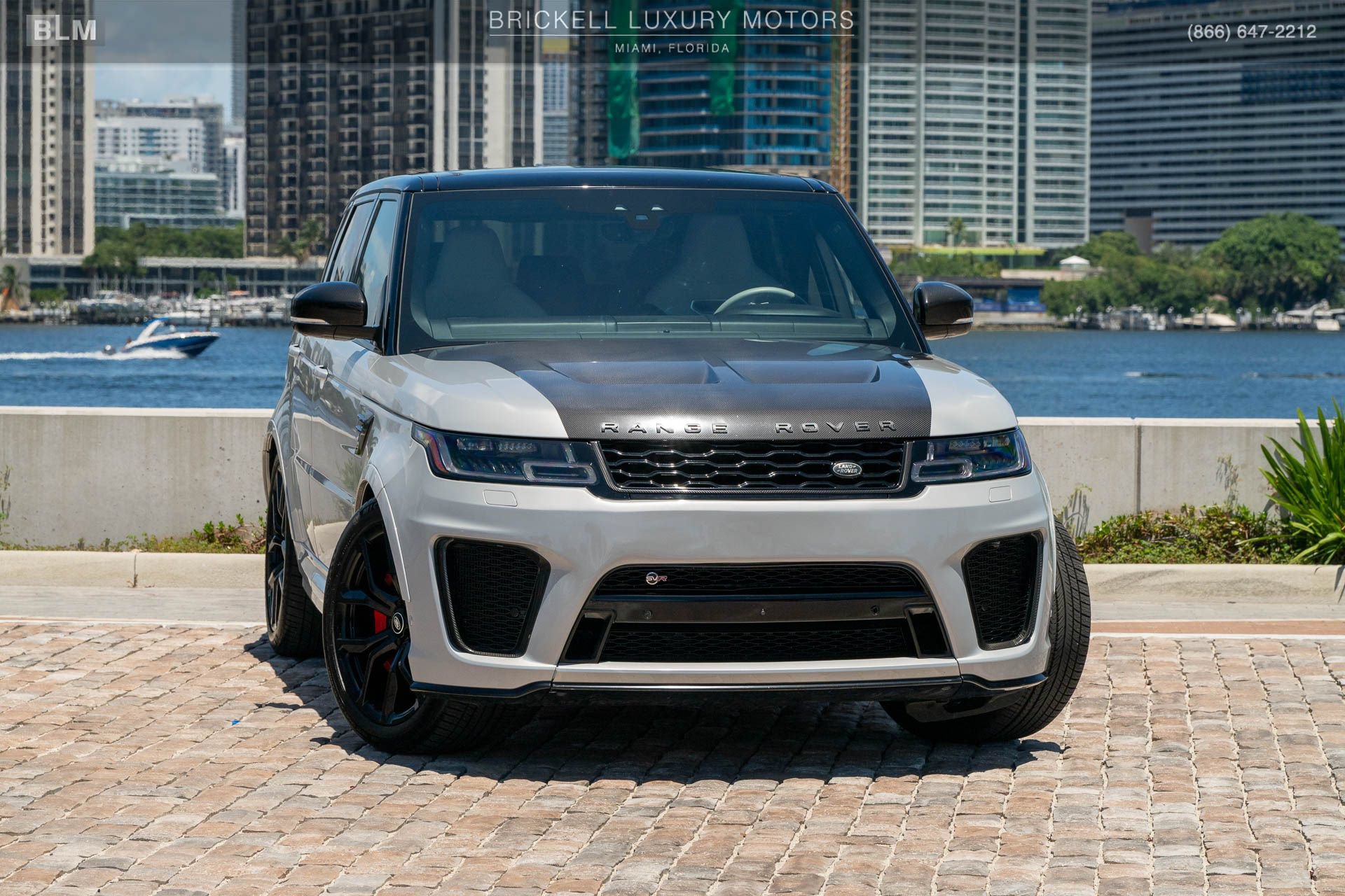 Used 2022 Land Rover Range Rover Sport SVR Carbon Edition AWD/4WD image 2