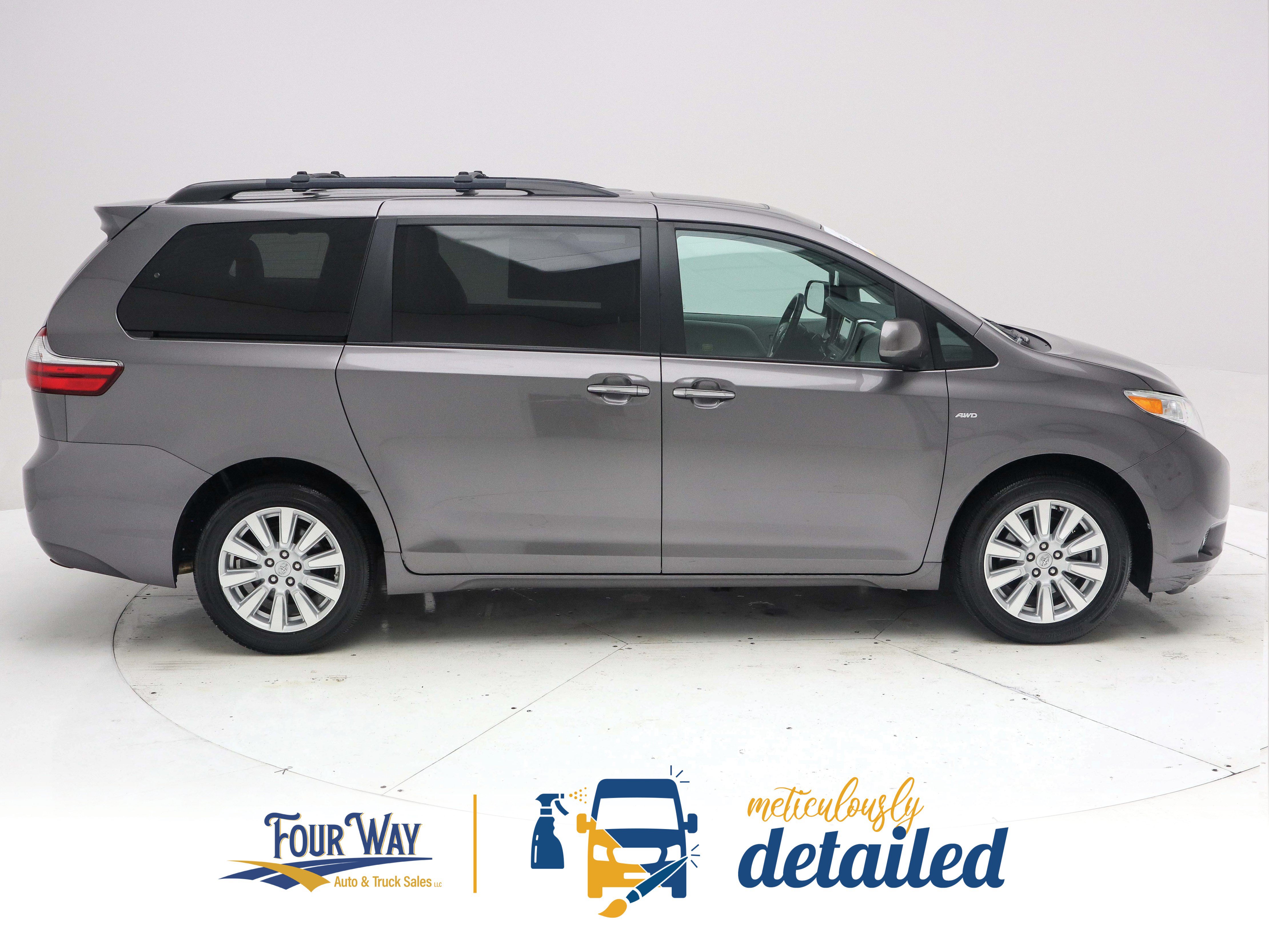 Used 2017 Toyota Sienna XLE AWD/4WD image 2