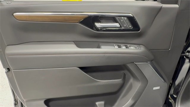New 2026 Chevrolet Suburban High Country w/ Sun And Tow Package image 11