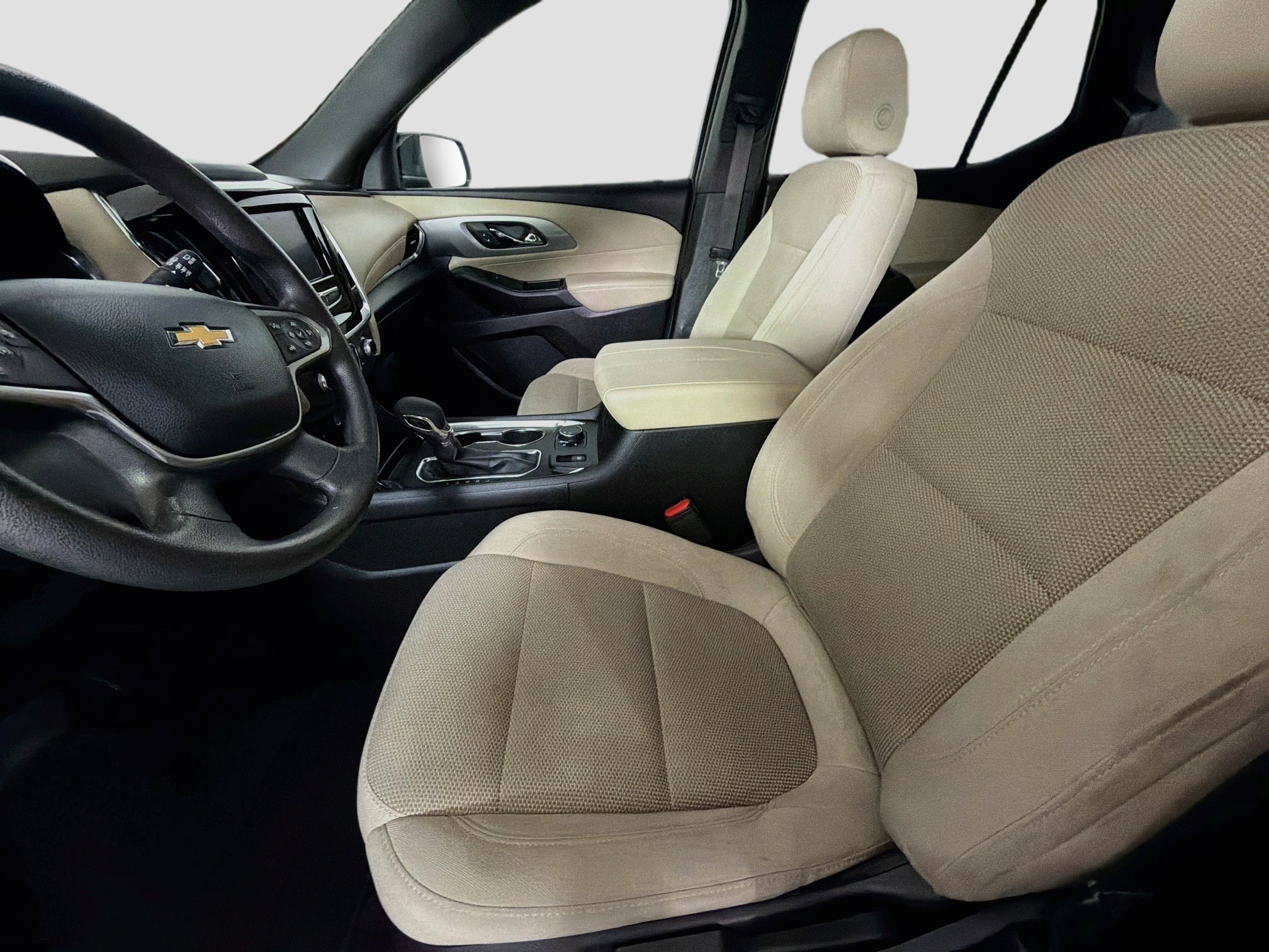 Used 2023 Chevrolet Traverse LS FWD image 13