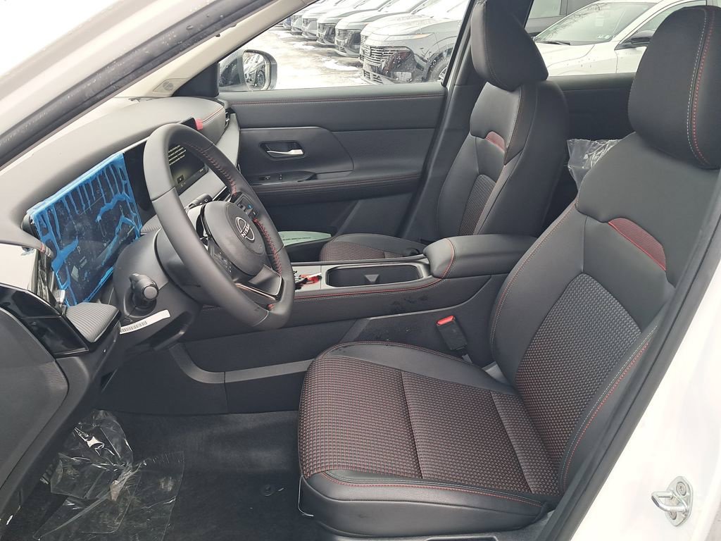 New 2026 Nissan Kicks SR w/ Cold Weather Package AWD/4WD image 10