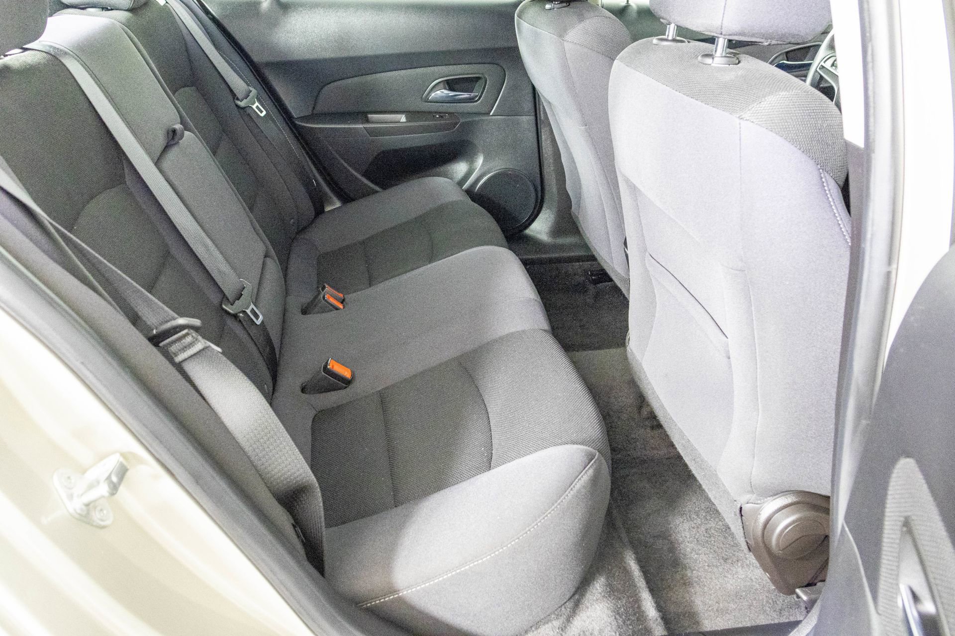 Used 2015 Chevrolet Cruze LT image 36