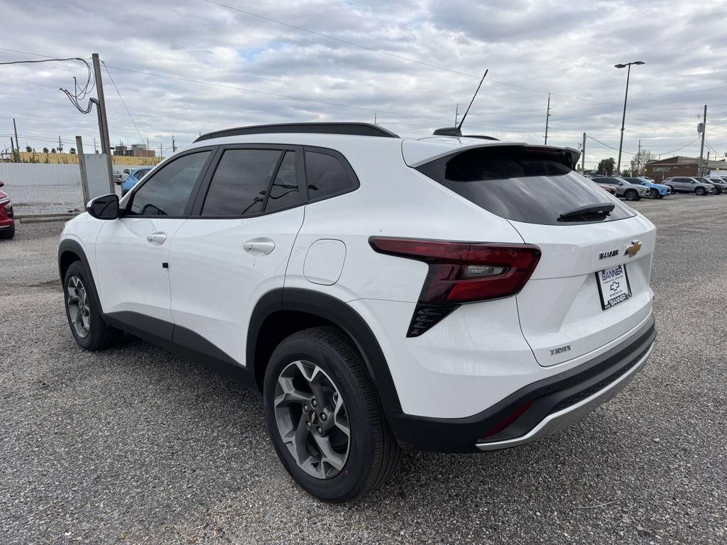 New 2026 Chevrolet Trax LT w/ Sunroof Package image 5