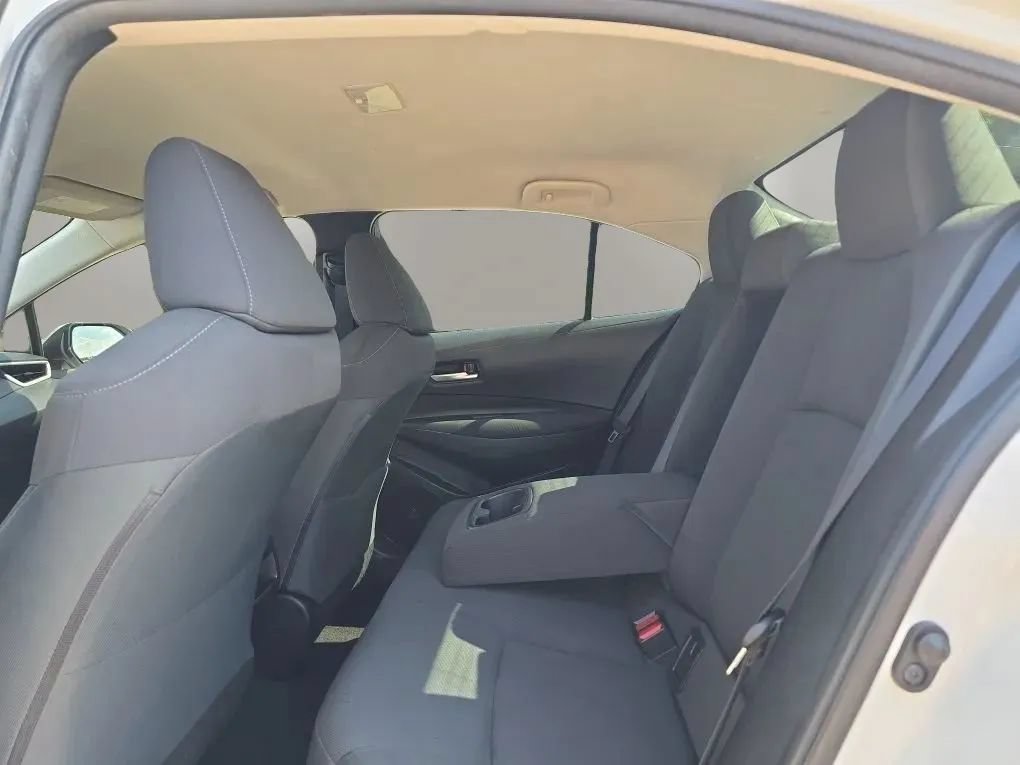 Used 2020 Toyota Corolla LE FWD image 34