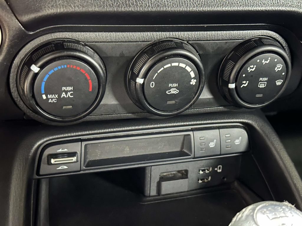 Used 2020 MAZDA MX-5 Miata RF Club RWD image 18