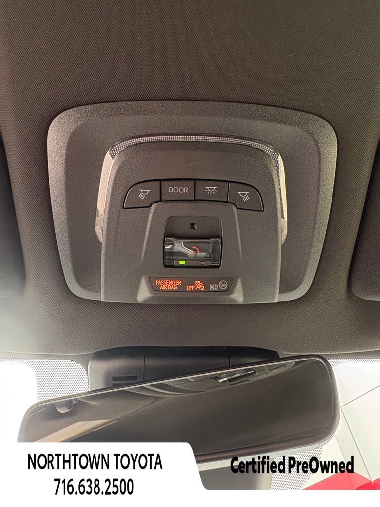 Used 2023 Toyota Crown AWD/4WD image 31