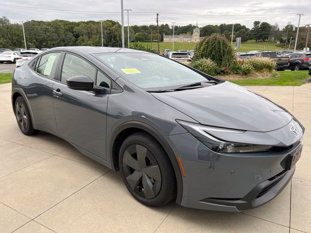 Used 2025 Toyota Prius LE
