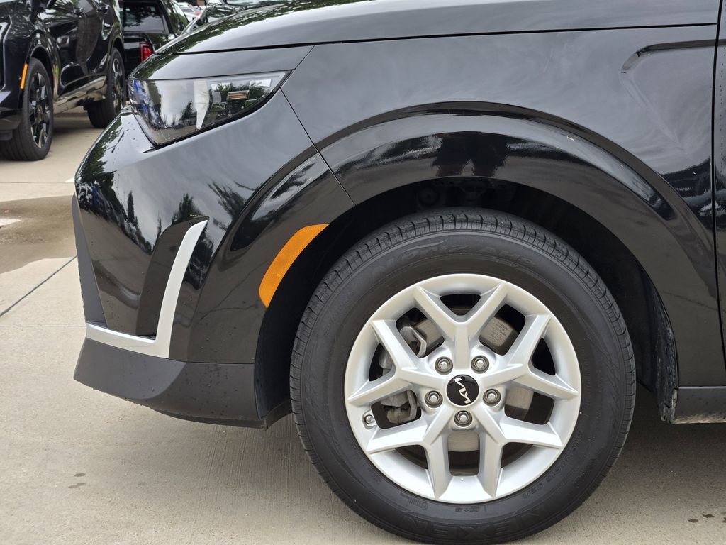 Certified 2023 Kia Soul LX w/ LX Technology Package FWD image 14