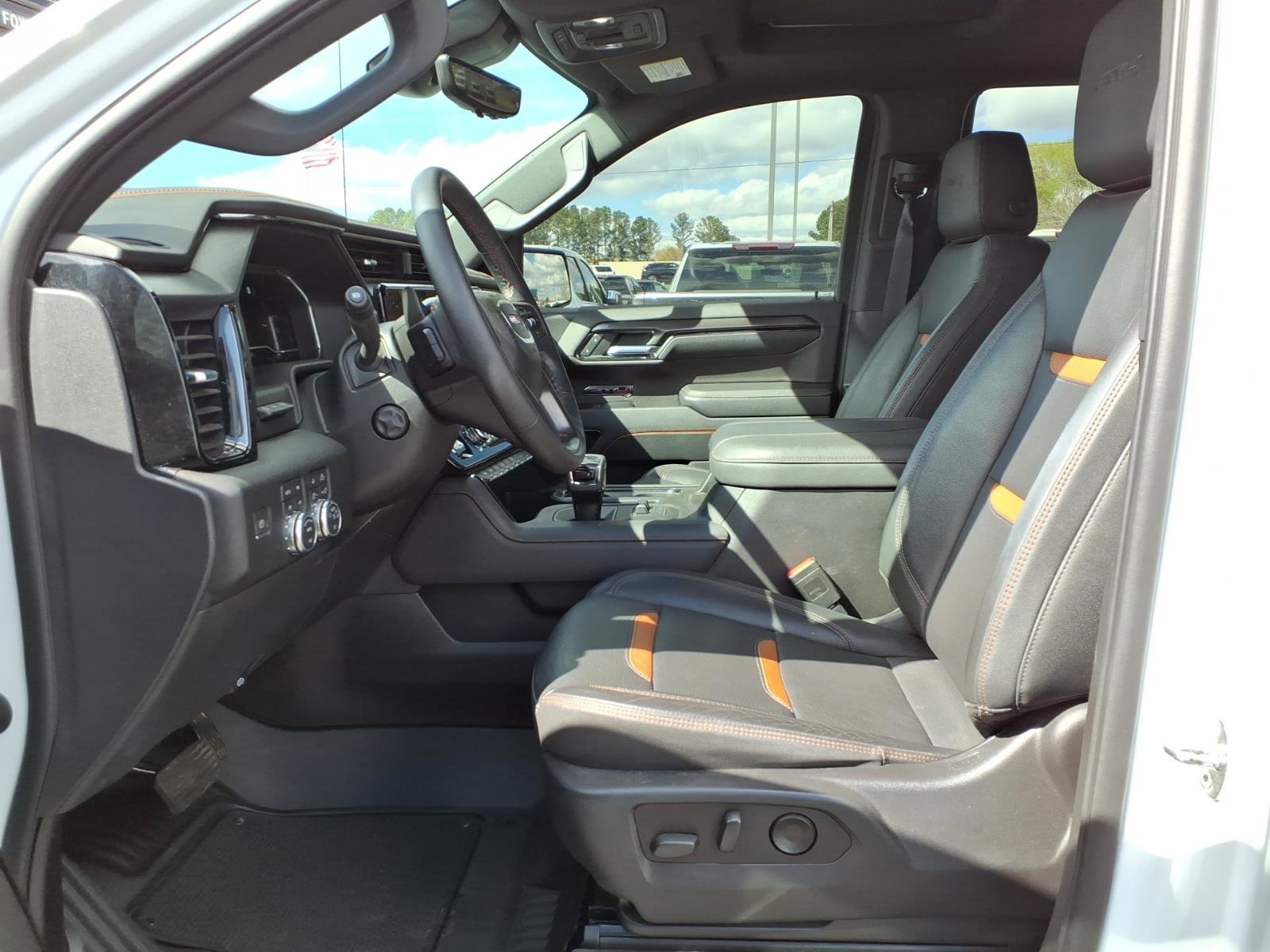 Used 2023 GMC Sierra 1500 AT4 w/ Technology Package image 19