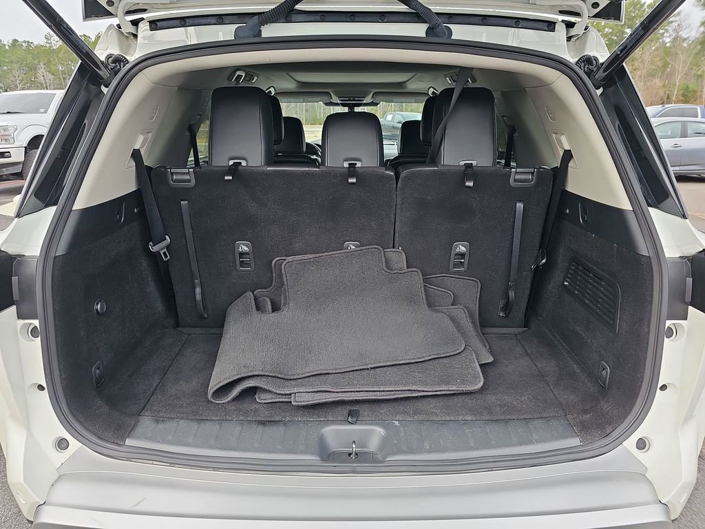 Used 2024 Nissan Pathfinder SL w/ SL Premium Package image 16