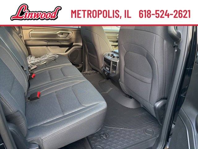 New 2026 RAM 1500 4x4 Crew Cab image 9