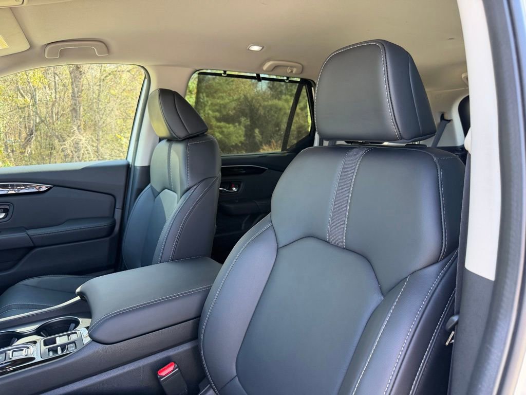 Used 2025 Honda Pilot EX-L image 17