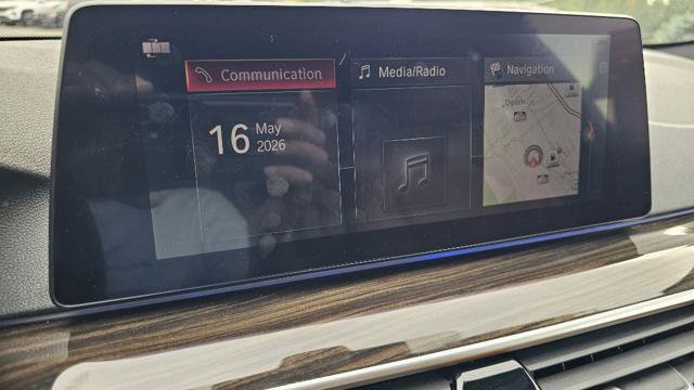 Used 2019 BMW 530e xDrive w/ Convenience Package AWD/4WD image 18
