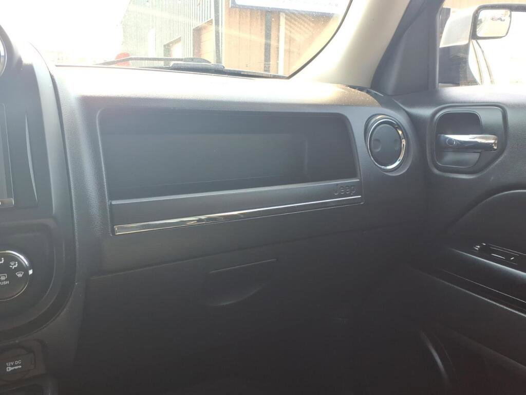 Used 2015 Jeep Patriot Latitude AWD/4WD image 15