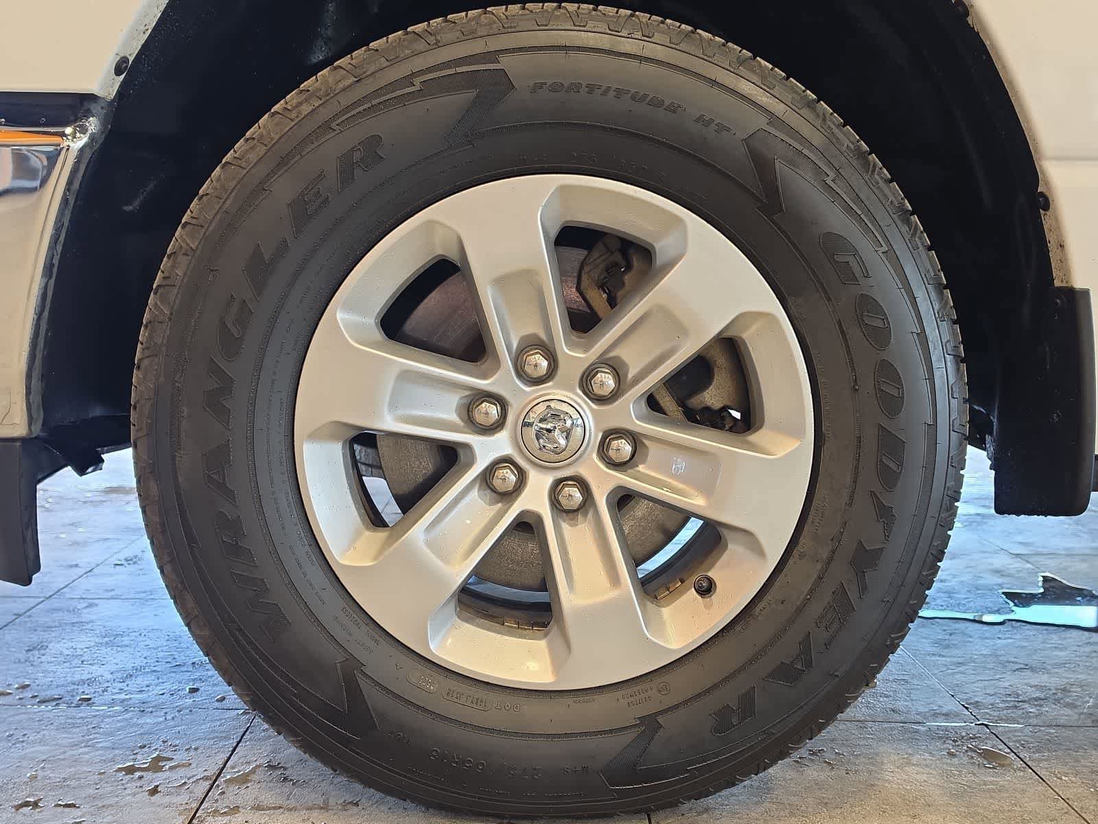 Used 2023 RAM 1500 Laramie AWD/4WD image 12