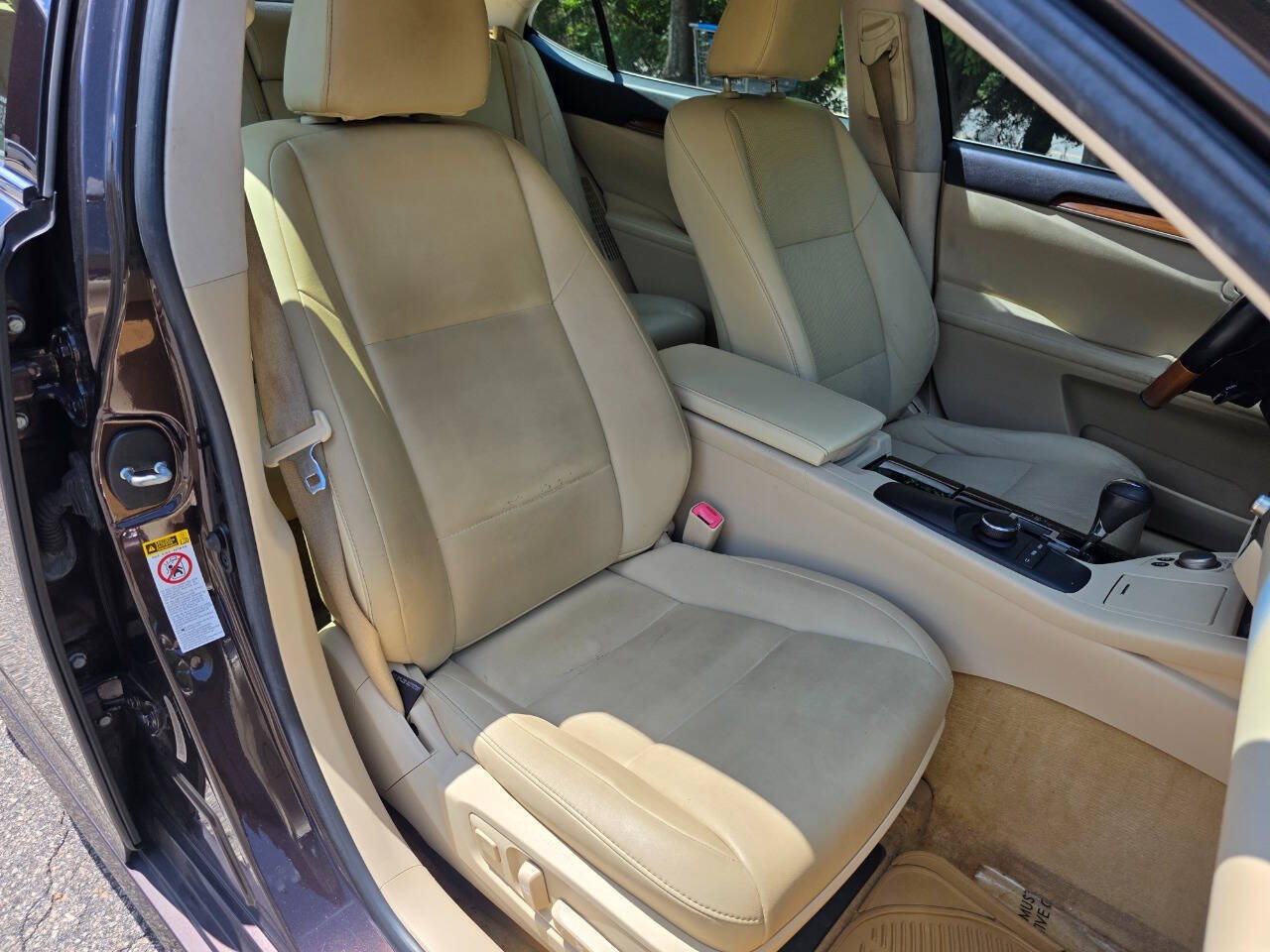 Used 2013 Lexus ES 300h w/ Premium Pkg FWD image 38