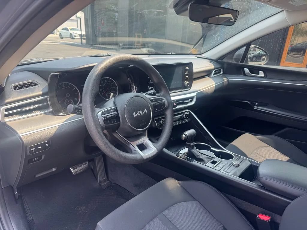 Used 2022 Kia K5 LX FWD image 5