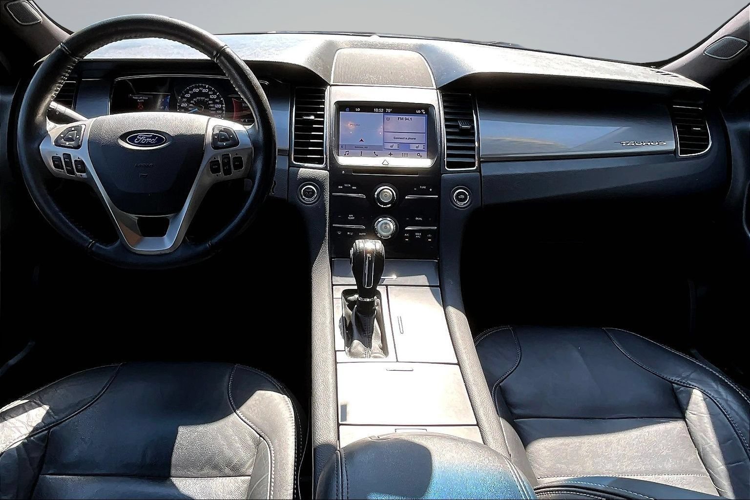 Used 2017 Ford Taurus SEL w/ Equipment Group 201A FWD image 6