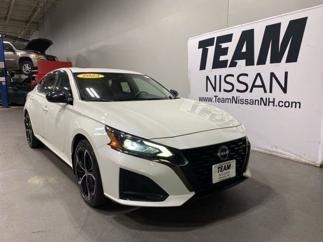 Certified 2023 Nissan Altima 2.5 SR w/ SR Premium Package image 1