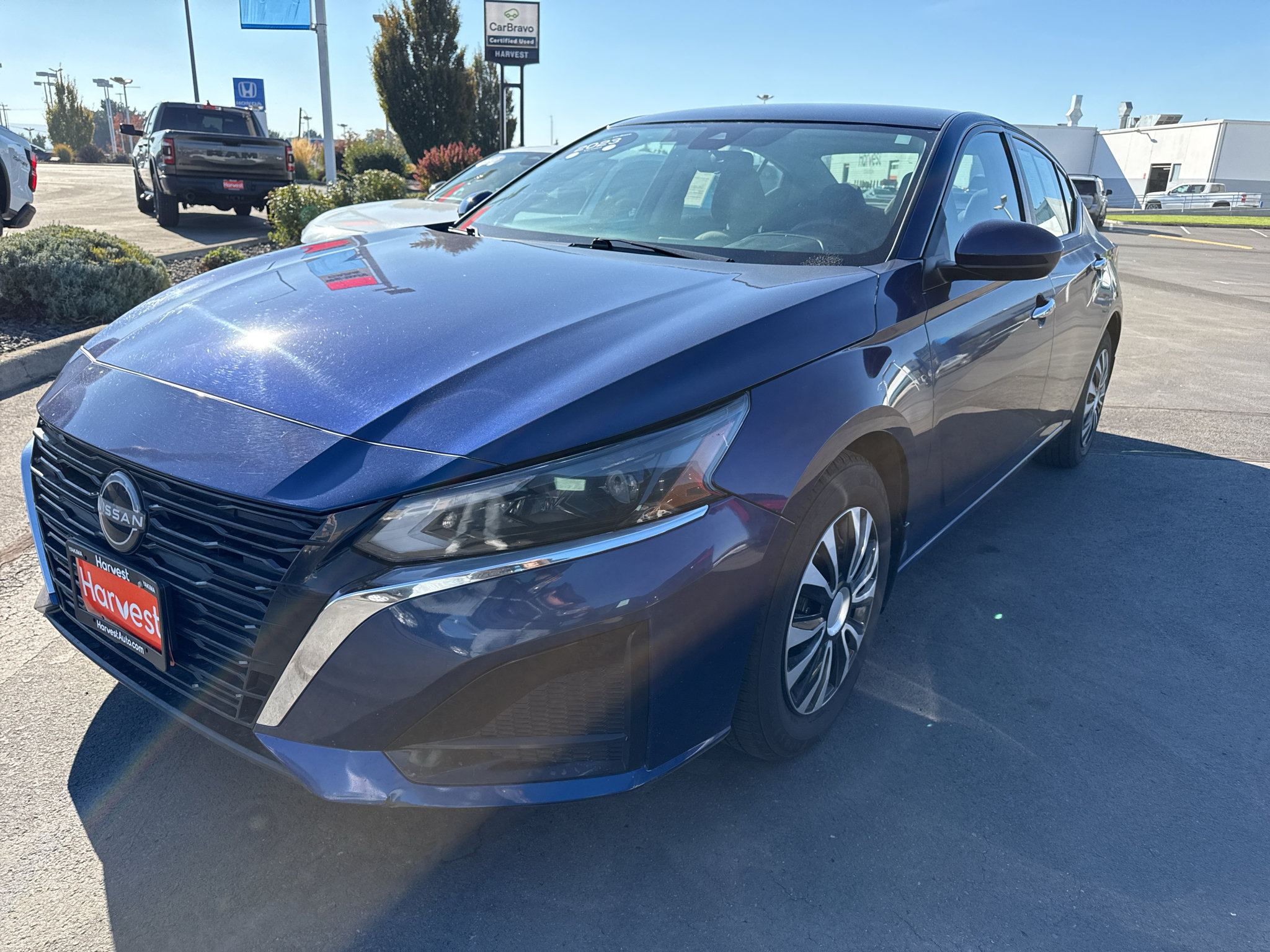 Used 2023 Nissan Altima 2.5 S FWD image 2