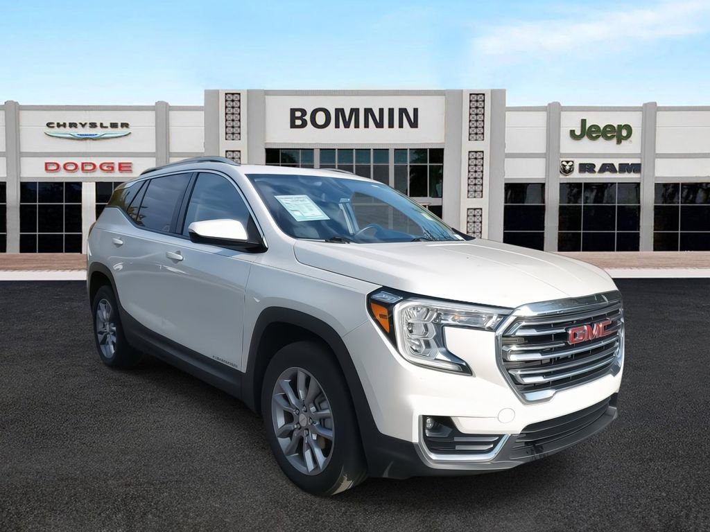 Used 2022 GMC Terrain SLT image 2