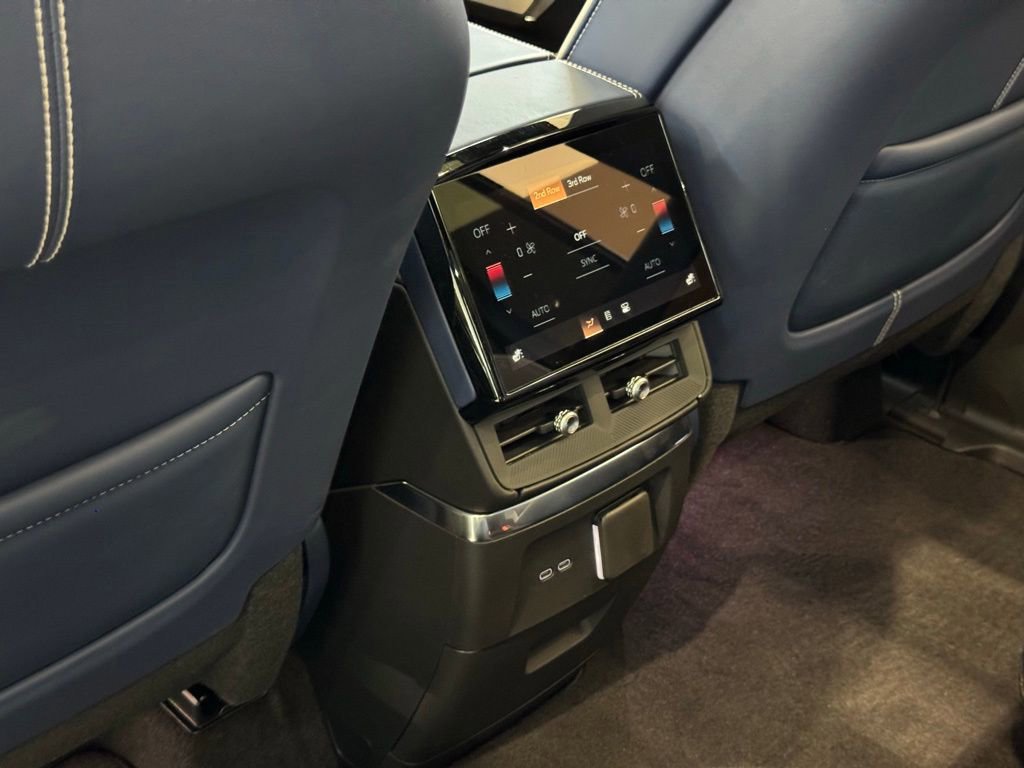 New 2026 Cadillac Vistiq Premium Luxury image 23