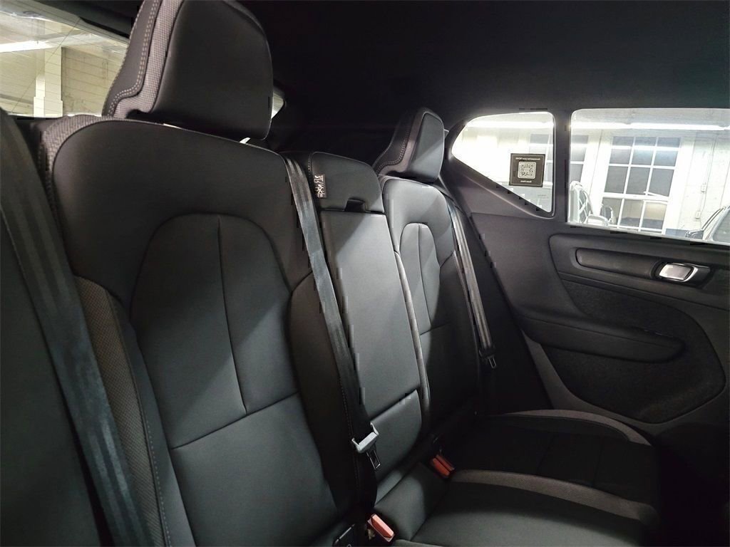 Certified 2024 Volvo XC40 Recharge Core w/ Protection Package Premier image 15