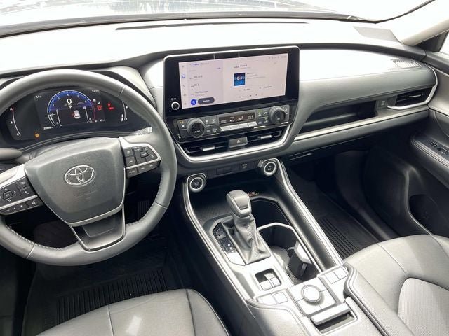 Used 2024 Toyota Grand Highlander XLE image 13