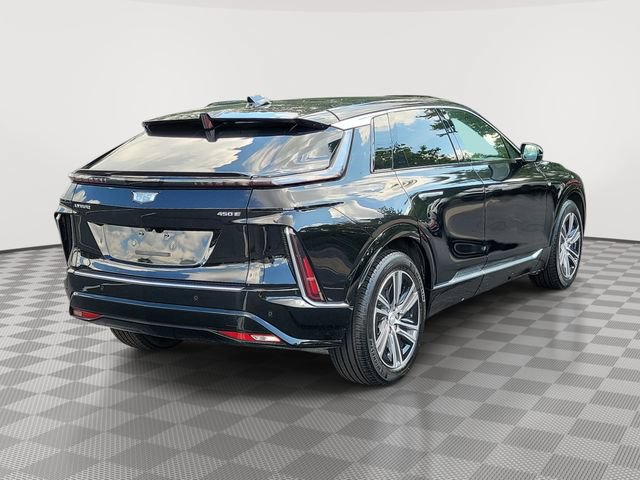 Certified 2024 Cadillac Lyriq Luxury AWD/4WD image 4