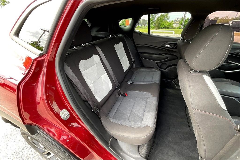 Used 2024 Chevrolet Trax RS FWD image 27