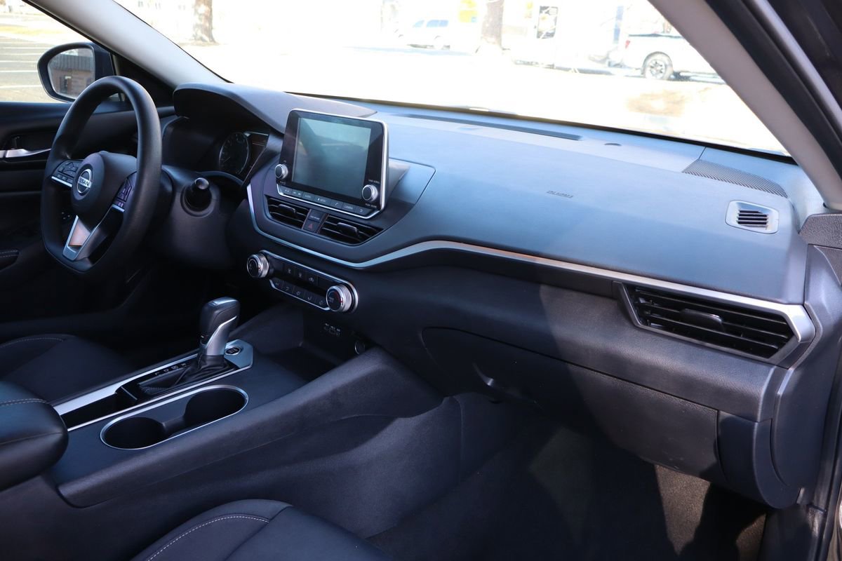 Used 2022 Nissan Altima 2.5 SV image 17