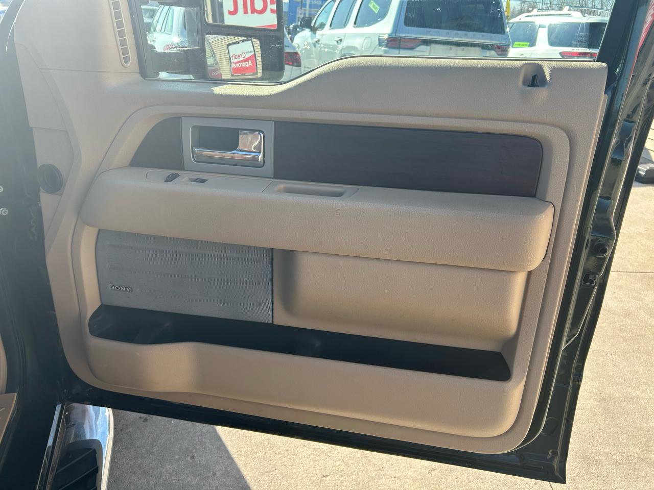 Used 2014 Ford F150 King Ranch w/ King Ranch Luxury Package image 15