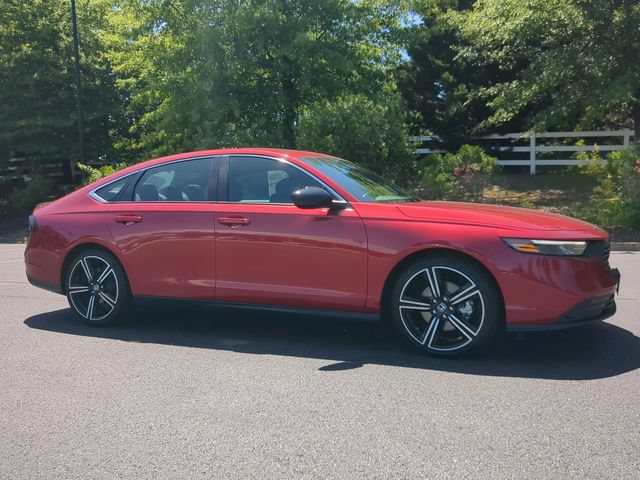 Used 2025 Honda Accord Sport image 2